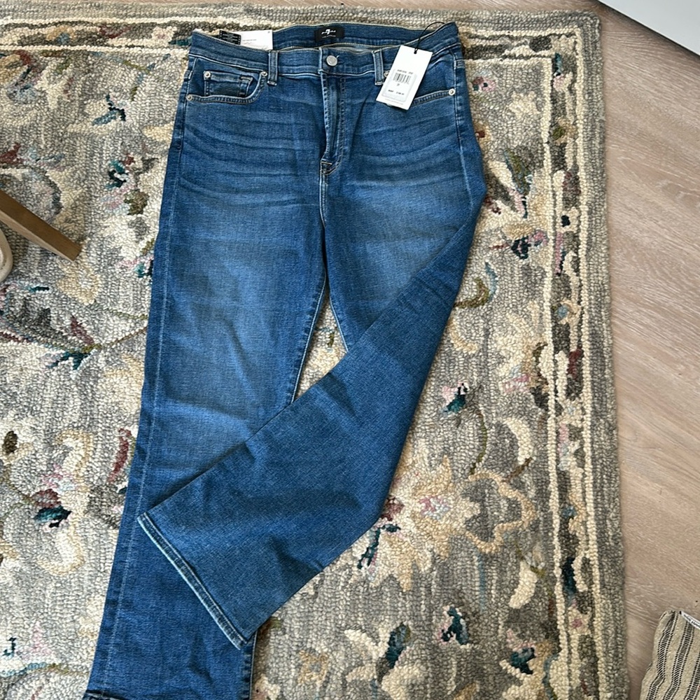 NWT 7 for All Mankind jeans. Size 31 High waist slim kick.